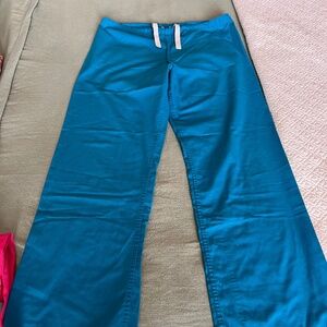 Landau and Izzy Scrub Pants